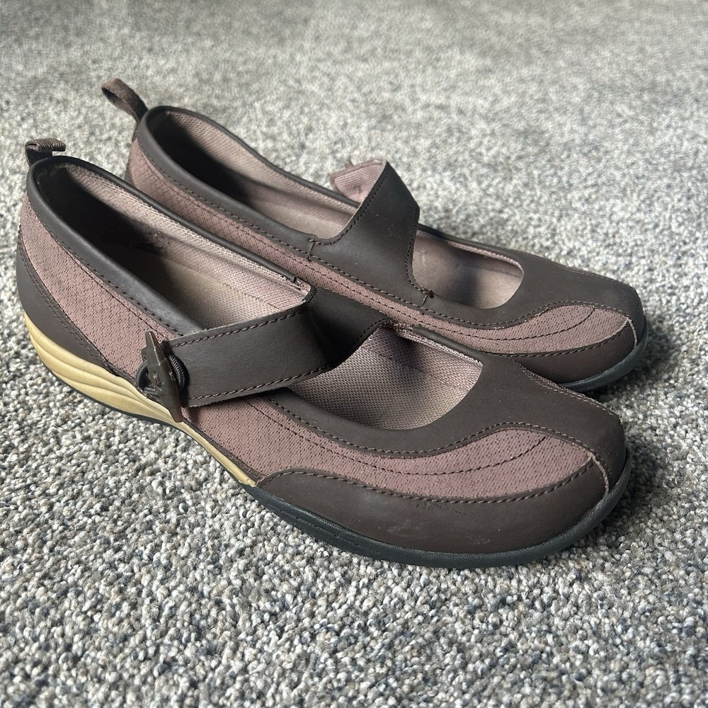 Lands End Performance Mary Jane Walking Shoes Woman's 8 Brown Toggle Strap $59